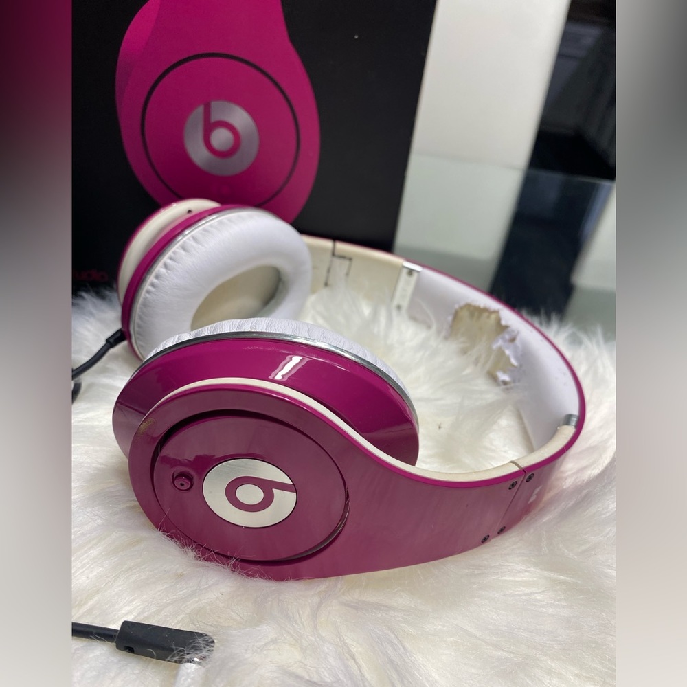 Pink studio Beats by Dre